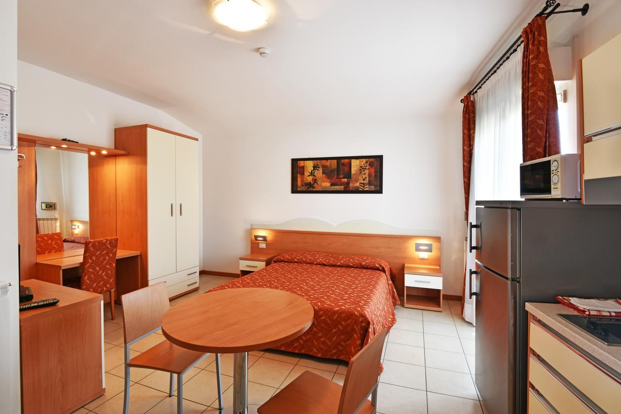 Hotel Villa Olga กาออร์เล ภายนอก รูปภาพ